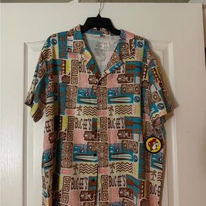 NWT Buc-ees Tiki Hawaiian Camp Shirt Size Large